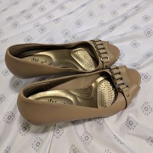 Dexflex Comfort Cream Heels